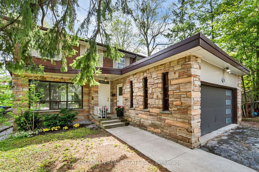 Glenelia Ave, Toronto